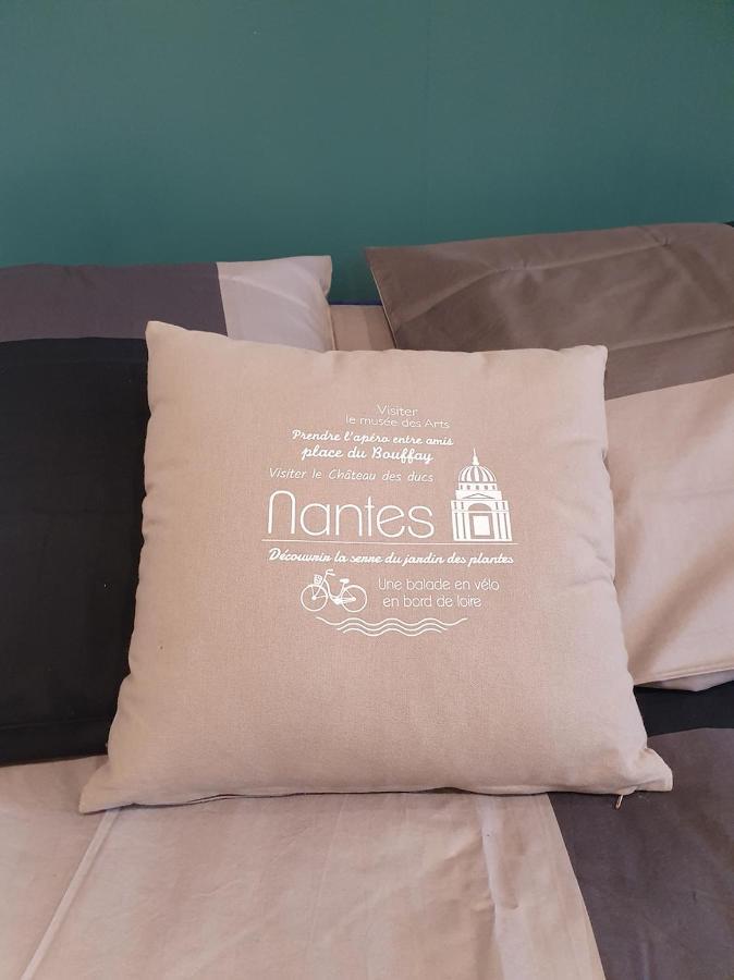Le Nantais - Appartement Avec Chambre - Hypercentre De Nantes Buitenkant foto
